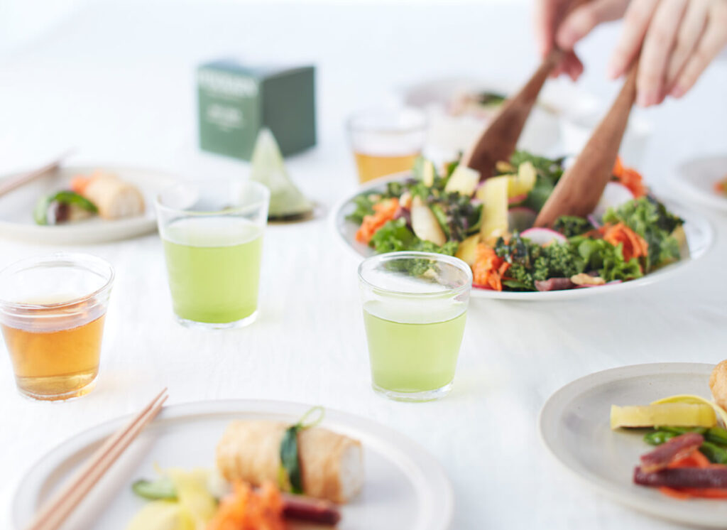 大塚園のお茶とサラダ